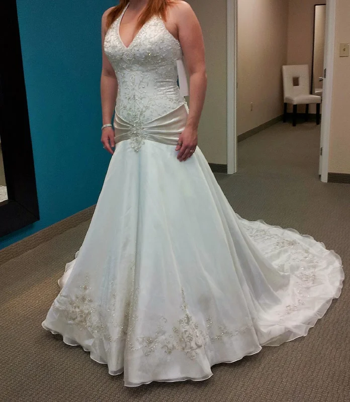 Price Smash Allure Bridals 8552