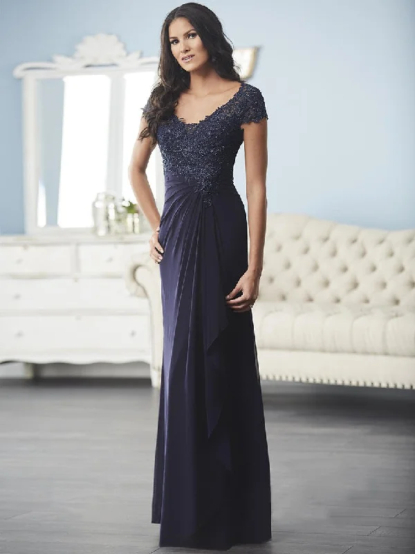 Final Sale Christina Wu Elegance Beaded Lace Short Sleeves Bridal Dress 17839 - 1 pc Navy In Size 6 Available Final Sale Christina Wu Elegance Beaded Lace Short Sleeves Bridal Dress 17839 - 1 pc Navy In Size 6 Available