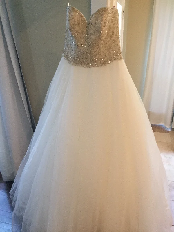 Super Bargain Allure Bridals 51632
