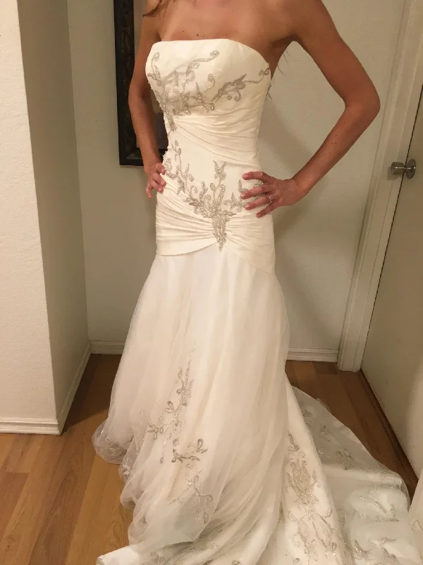 Act Fast Allure Bridals 8416