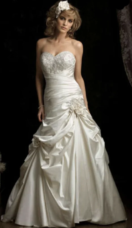 Price Rollback Allure Bridals 8683