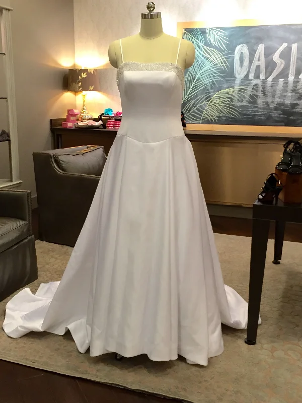 Can't Be Beat Allure Bridals 8045