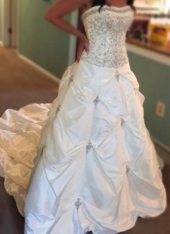 Sneak Peek Sale Allure Bridals 8350