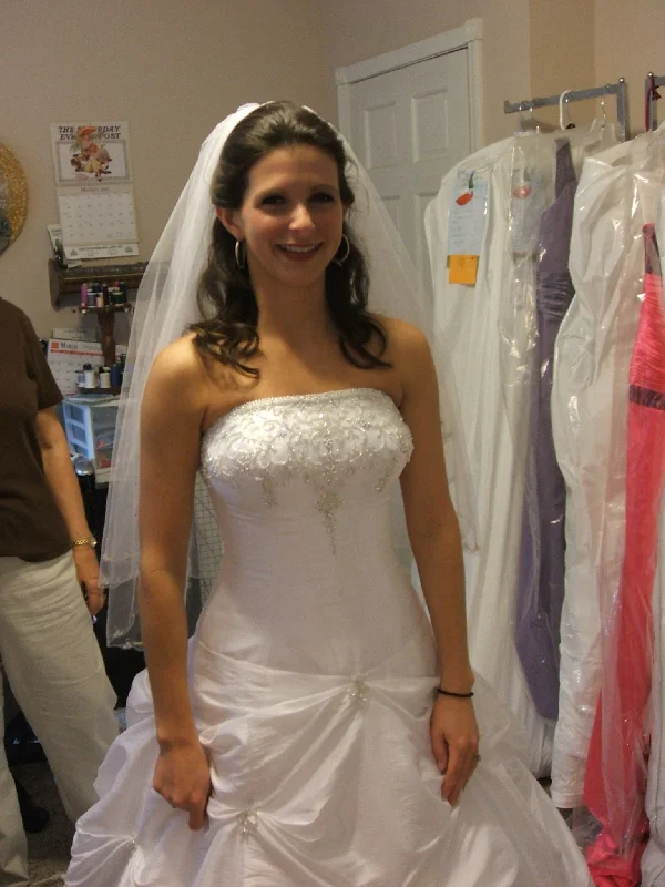 Quick Sale Allure Bridals 8264