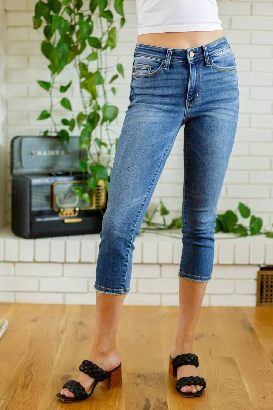 Unbeatable Prices Paxton Mid Rise Capris In Blue