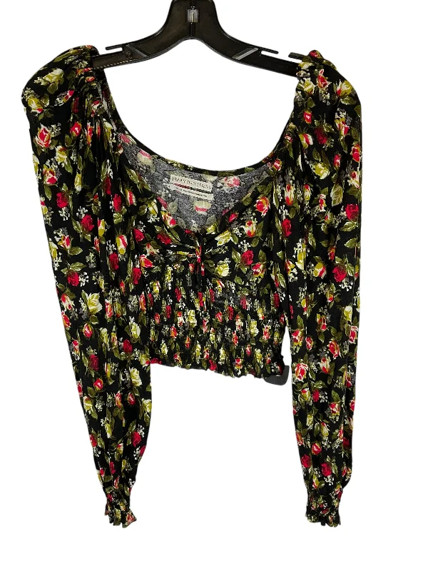 Price Cut Top Long Sleeve By Urban Outfitters In Black, Size: M