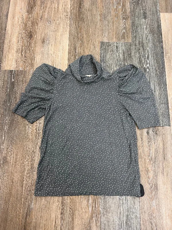 Blowout Deals Top Short Sleeve By Nation In Grey, Size: S