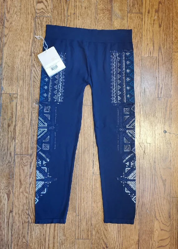 Exclusive Offers ON SALE Cropped Aztec Print Legging (Ink, OS)