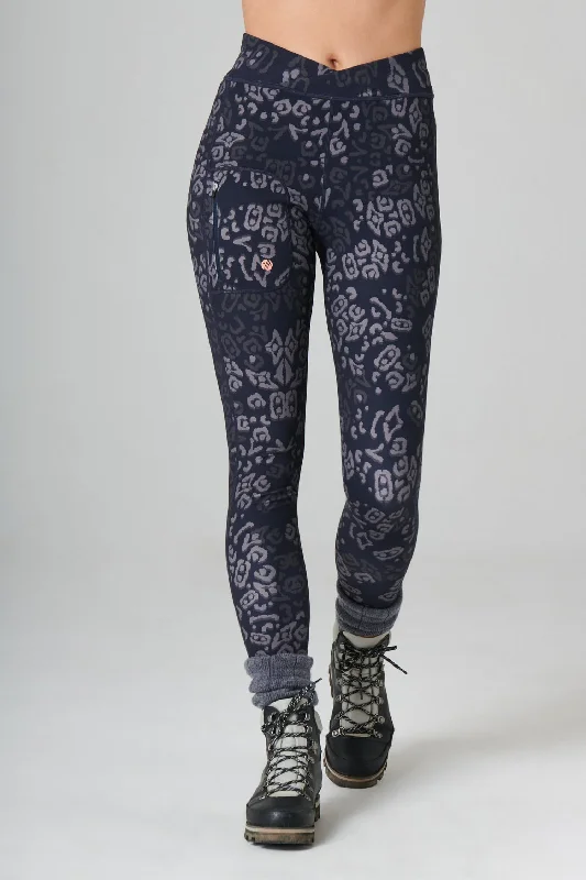 Early Access The Recycled Outdoor Leggings - Navy Wild Print
