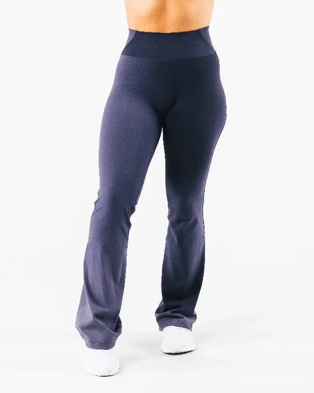 Super Bargain Aura Flared Pant - Aura Blizzard Print