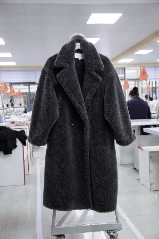 Quick Sale Elegant Gray Woolen Coats For Women - Loose Fit, Long Sleeve, Available In Sizes S, M, L Quick Sale Elegant Gray Woolen Coats For Women - Loose Fit, Long Sleeve, Available In Sizes S, M, L